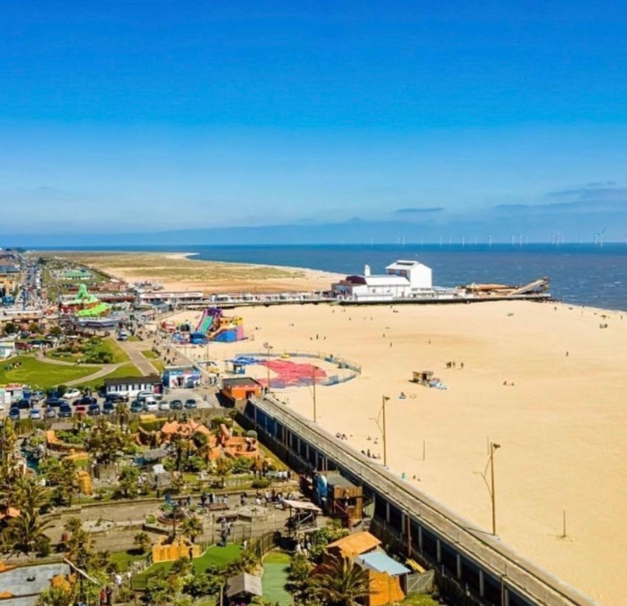 Hotel Of Wizardry Great Yarmouth Ngoại thất bức ảnh